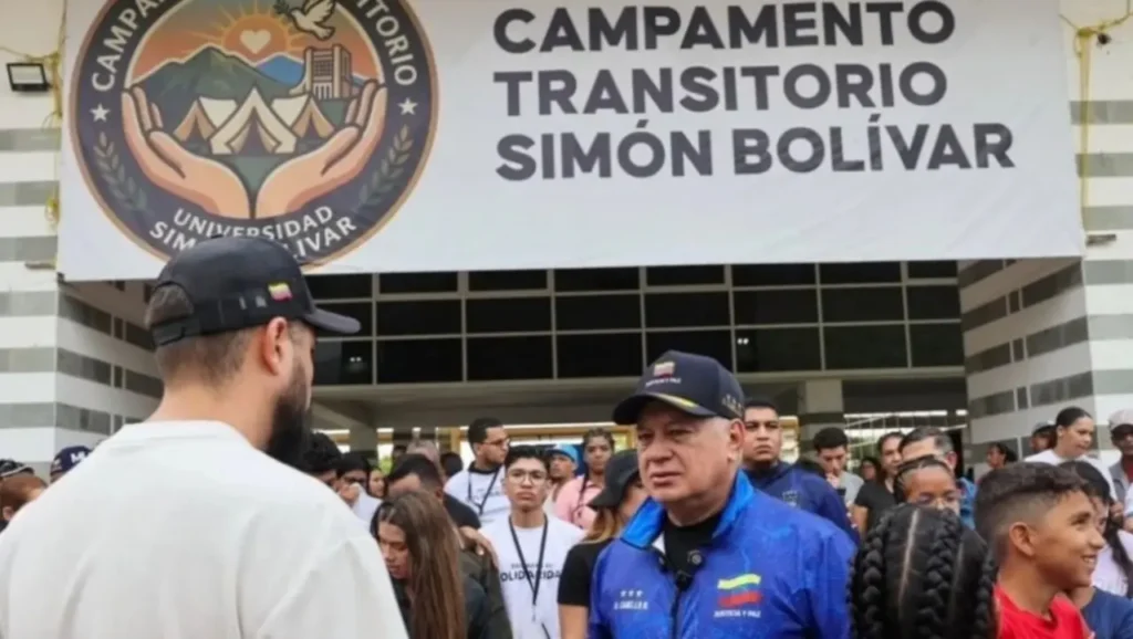 From the Simón Bolívar University (USB), in La Guaira state, the Sector Vice President of Politics, Citizen Security and Peace, Diosdado Cabello, reported that there are a total of 628 people at the facilities receiving comprehensive care at this site, with provision of food, shelter, meals, and health care. Photo: minjusticia_ve