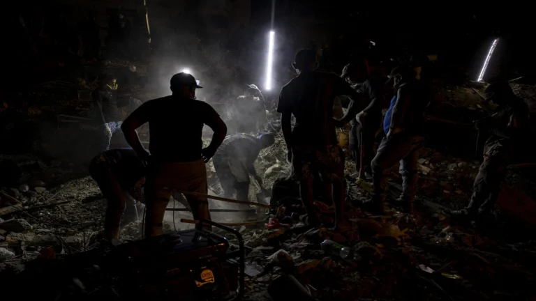 Venezuela earthquake relief, humanitarian response, temporary camps, affected families, Delcy Rodríguez, emergency operations, aftershocks.