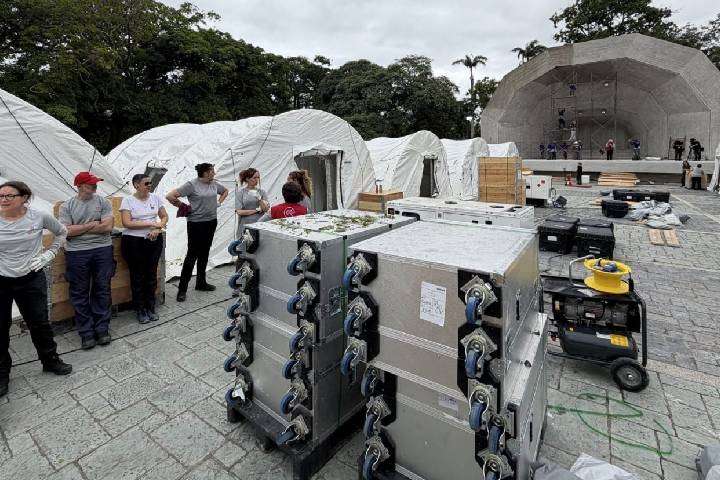 Venezuela, June 24 earthquakes, international field hospitals, humanitarian medical response, Caracas, La Guaira, emergency healthcare, foreign medical teams.