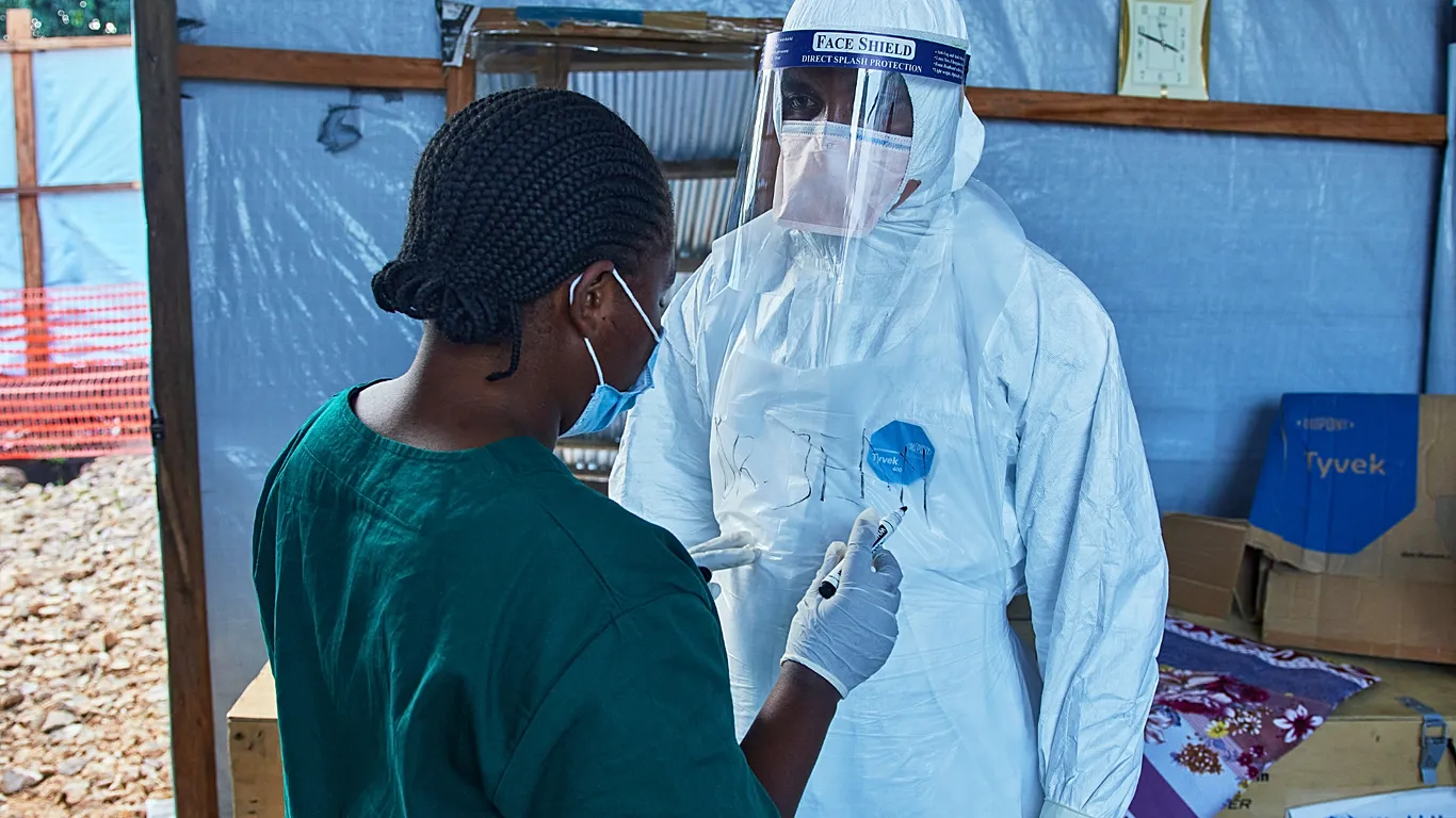 DRC Ebola: 75 Medics Infected in Rapidly Spreading Outbreak | Quick Digest