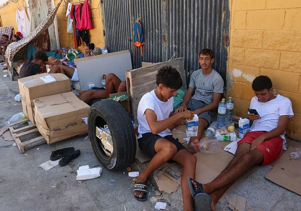 The refurbishment of three urban buildings in the North African city and the contribution of 6.5 million euros aim to curb critical overcrowding resulting from the crisis at the border. Photo: Reuters.