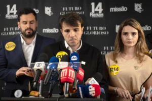 The investigation found that the conservative political group led by Renan Santos initially filed with the Superior Electoral Court only one account on social network X and an official website, deliberately hiding 18 other active accounts on digital platforms. Photo: EFE.