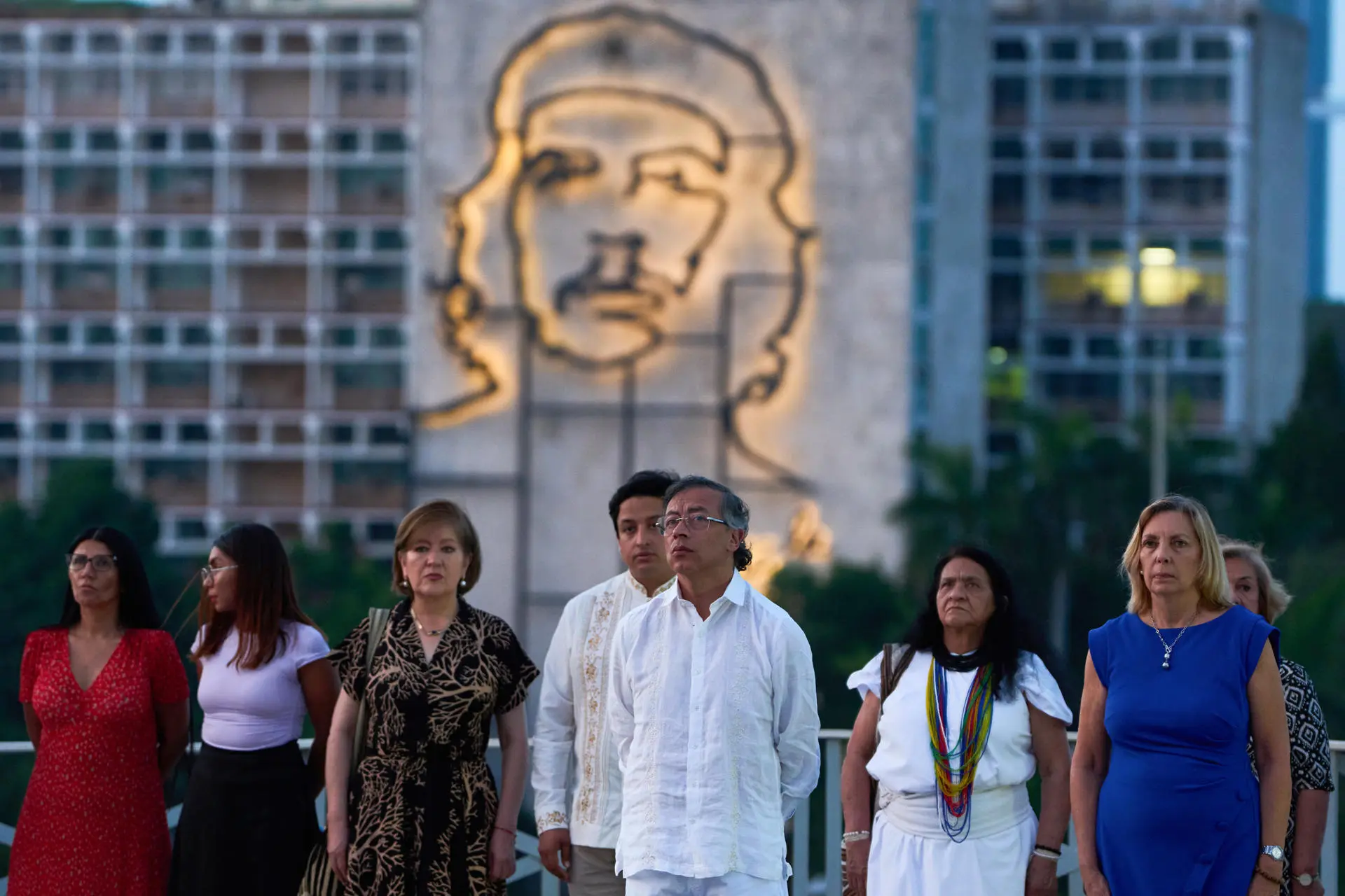 Petro Visits Cuba, Calls for Peace in the Caribbean