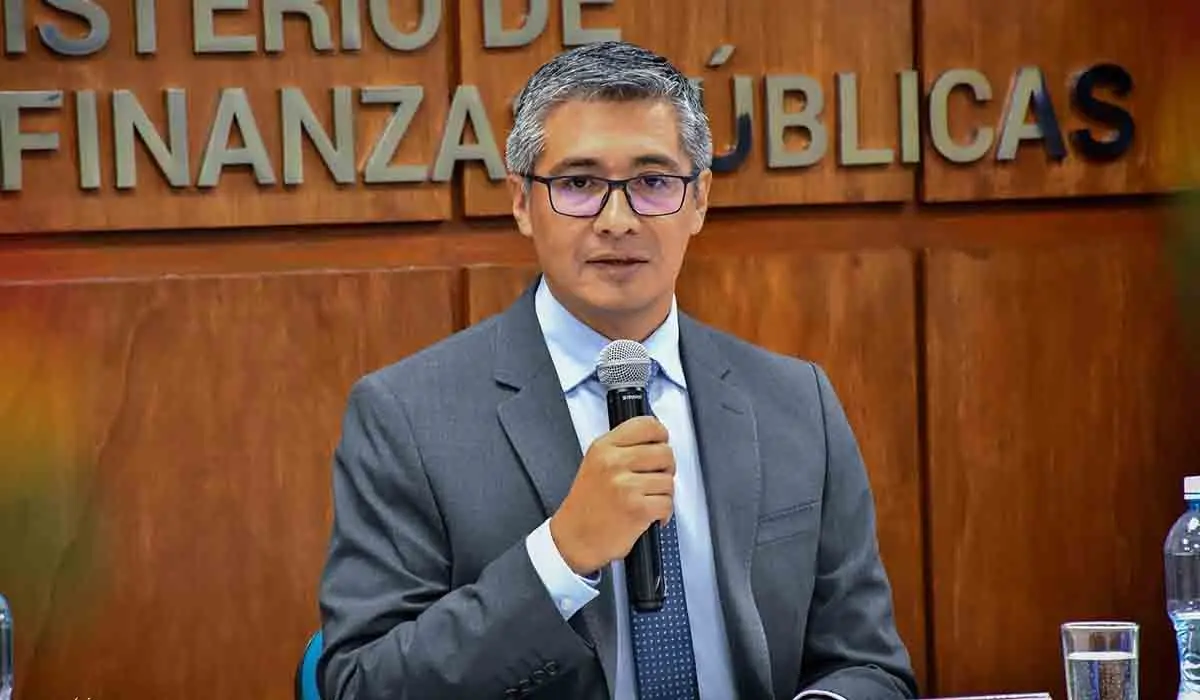 Bolivian President Paz Dismisses Economy Minister After Legislative Censure