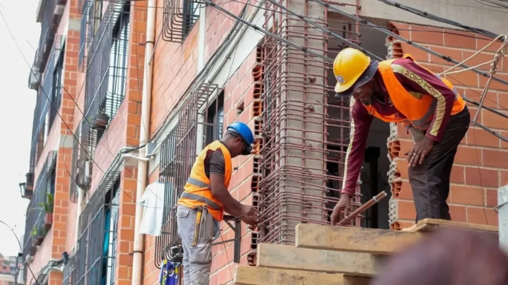 The work in progress includes wall repairs, pipe replacement, electrical system overhauls, masonry restoration, building waterproofing and filtration correction. Photo: AVN.
