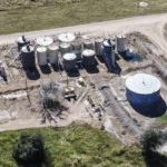 (FILE) An aerial photograph taken with a drone shows an oil collection station near Refugio, Texas. Photo: EFE.