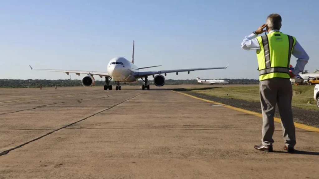 Avianca and Copa Airlines flights returning to Caracas through temporary terminals at Maiquetía airport