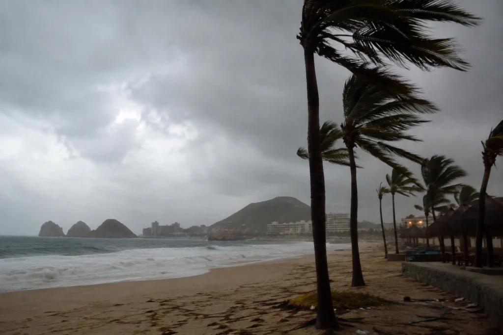 Tropical Storm Lowell is strengthening in the Pacific and could become a hurricane as it remains under surveillance for its possible approach to Hawaii. Photo: BCS.