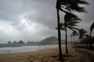 Tropical Storm Lowell is strengthening in the Pacific and could become a hurricane as it remains under surveillance for its possible approach to Hawaii. Photo: BCS.