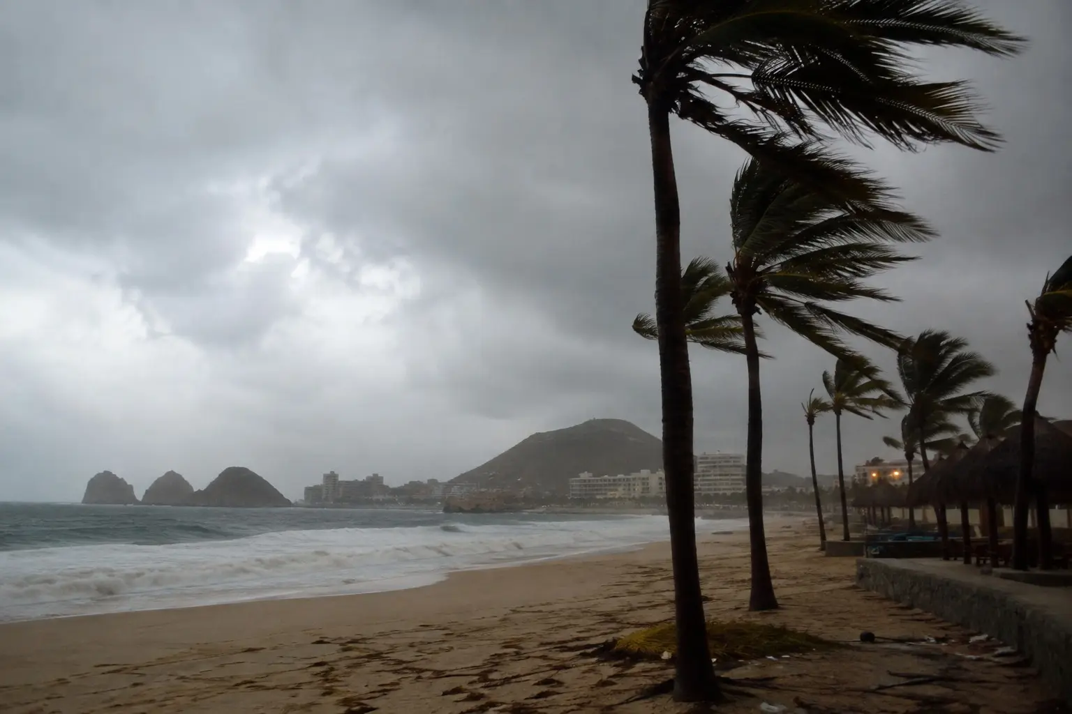 Tropical Storm Lowell is strengthening in the Pacific and could become a hurricane as it remains under surveillance for its possible approach to Hawaii. Photo: BCS.