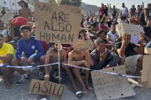 The local government of Ceuta denounced state inaction in the face of services saturation. Photo: EFE.