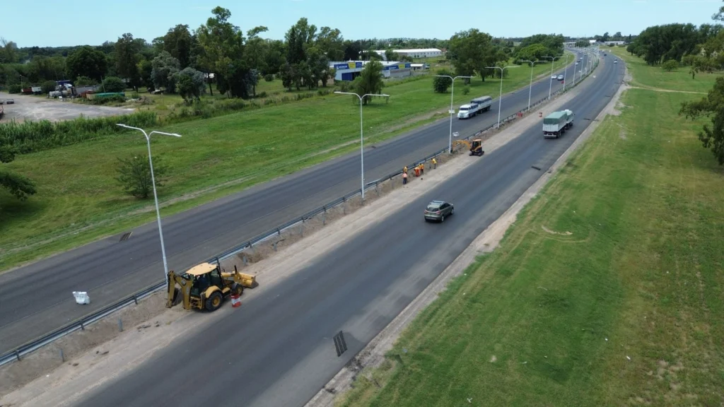The concession will place in private hands the administration and maintenance of the tracks, as well as traffic management. Photo: Radio Uno.