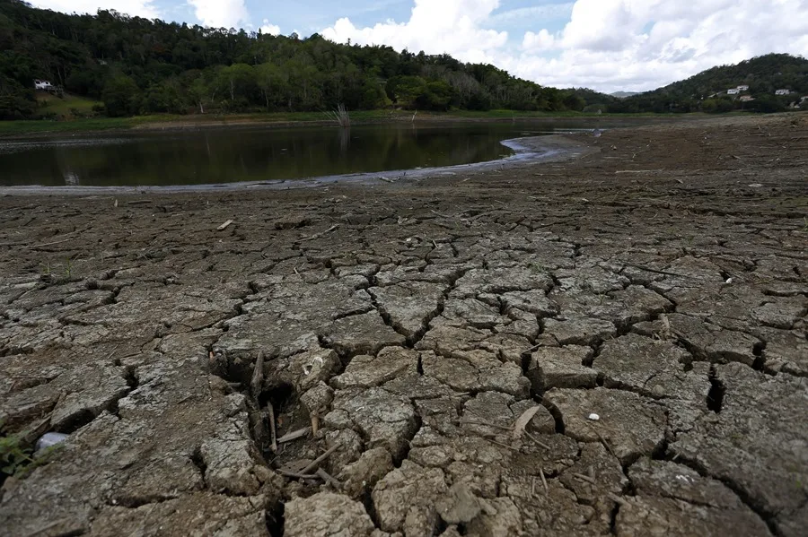 Puerto Rico drought emergency, water conservation, reservoirs, National Guard, El Niño.