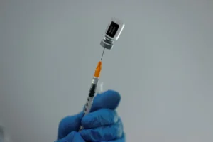 The increase in hepatitis A cases in Ecuador underscores the urgency of improving potable water and sanitation infrastructure in vulnerable communities. Photo: EFE.
