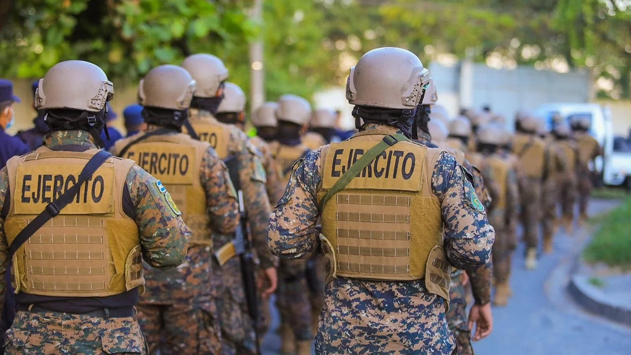 Humanitarian organizations in El Salvador have reported more than 6,400 reports of assaults and 570 deaths of people in state custody, most with signs of violence. Photo: X/@ ComunicacionSV.