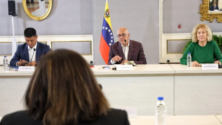 The delegates reaffirmed their commitment to maintaining a permanent dialogue channel and to closely monitoring the implementation of the agreed measures. Photo: .me/JorgeRodriguezPsuv.