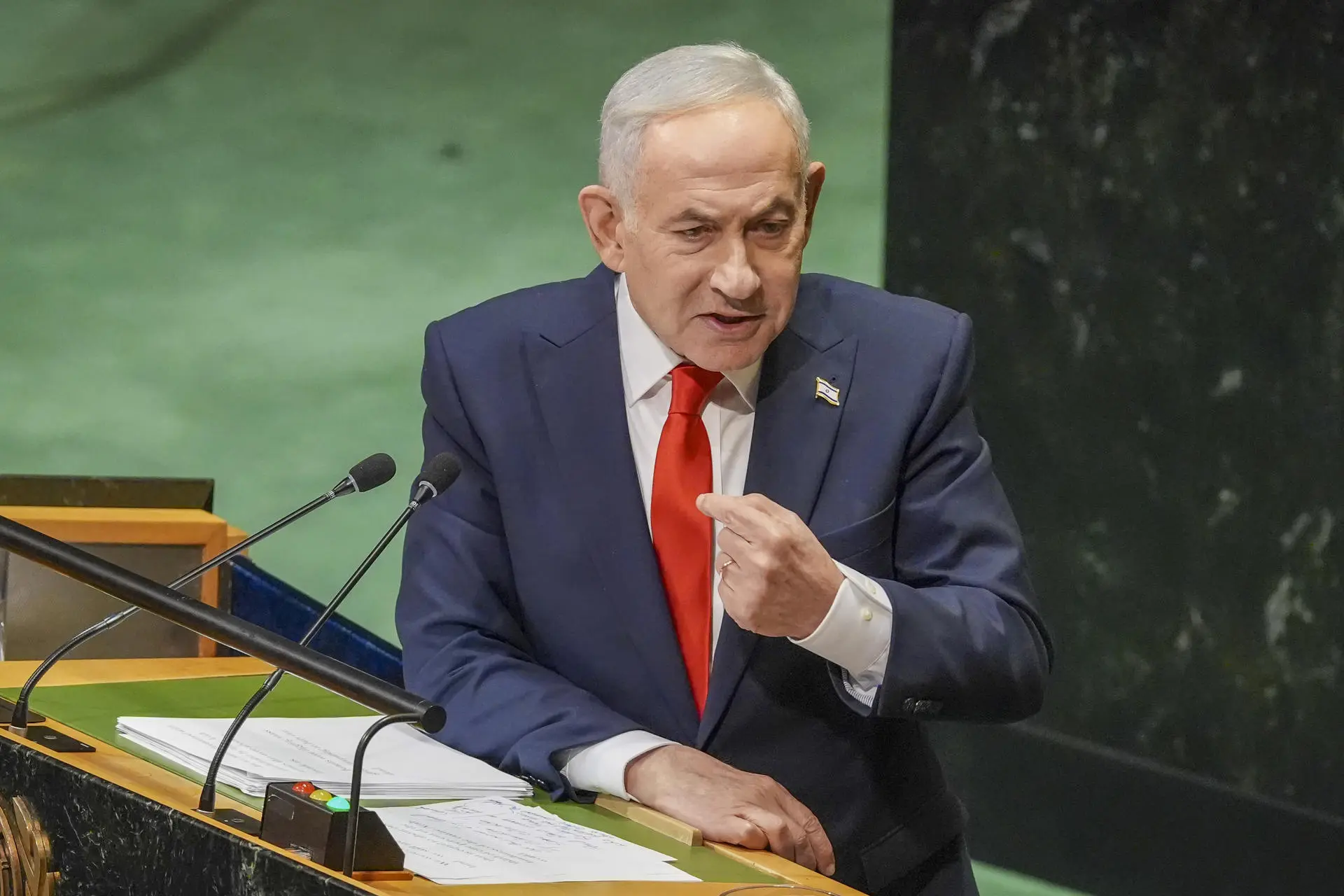 The Israeli Prime Minister seeks to sustain a war rhetoric that only deepens the humanitarian crisis in the region, underscoring why his leadership generates near-unanimous rejection on the global stage. Photo: EFE.