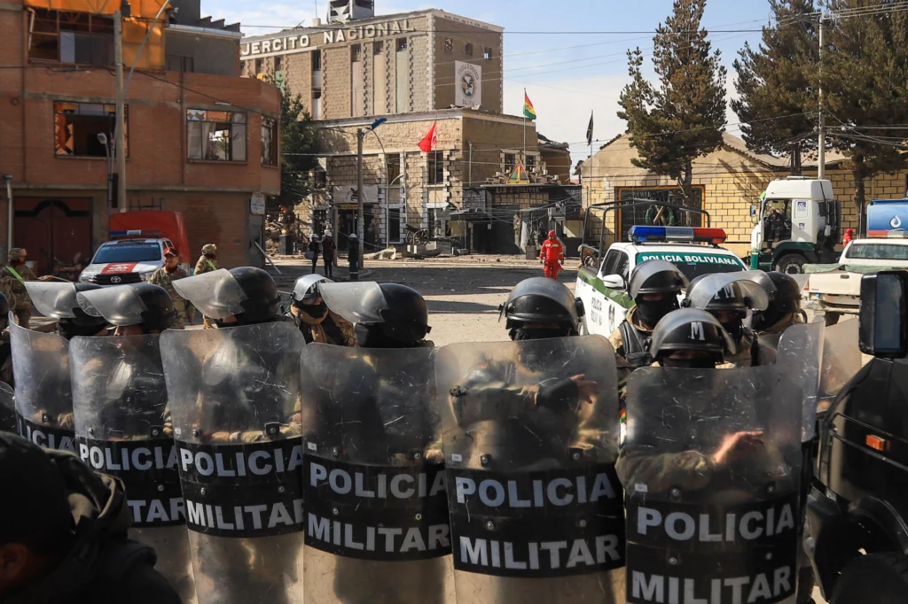 (FILE) This move has been widely criticized by various social sectors as a direct attempt to criminalize protests, mobilizations, and territorial vigils against the neoliberal measures implemented by the right-wing administration. Photo: EFE.