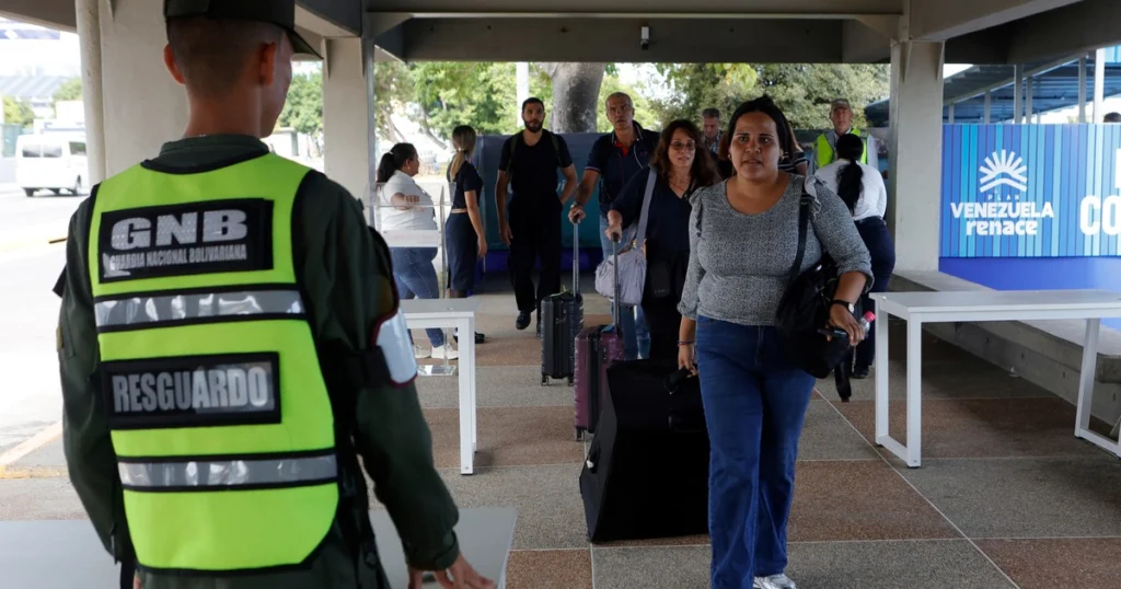 Maiquetía's Airport not only concentrates international flights: almost all national routes make stopovers at its facilities. Photo: AP.