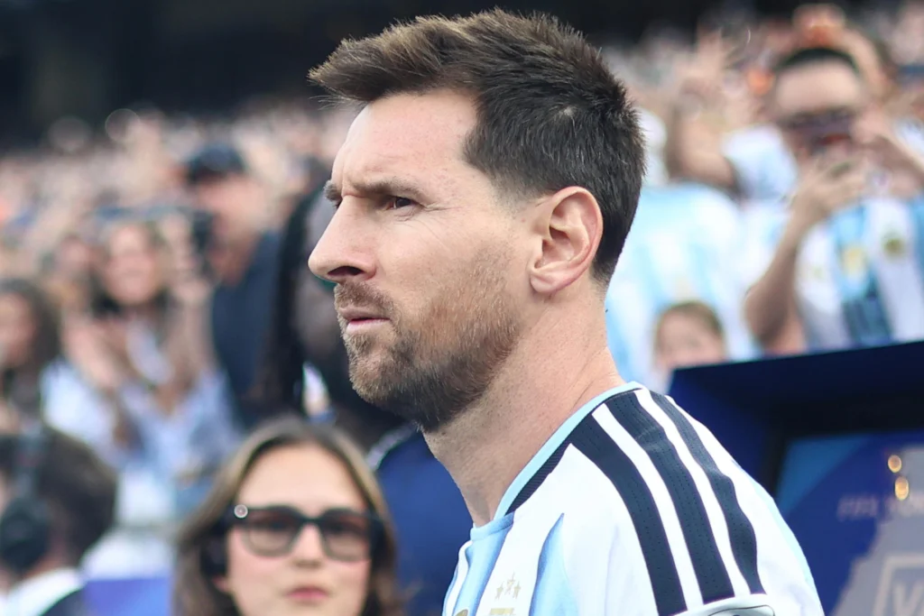 (FILE) The Argentinean Football Association (AFA) has assured that the event will be a fitting tribute to one of the greatest players in the history of the sport. Photo: EFE.