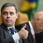 Supreme Court Justice André Mendonça granted a request from Chief Justice Edson Fachin to remove the secrecy surrounding the Banco Master investigation, a case that has implicated sitting members of Brazil's highest court. Photo: EFE.