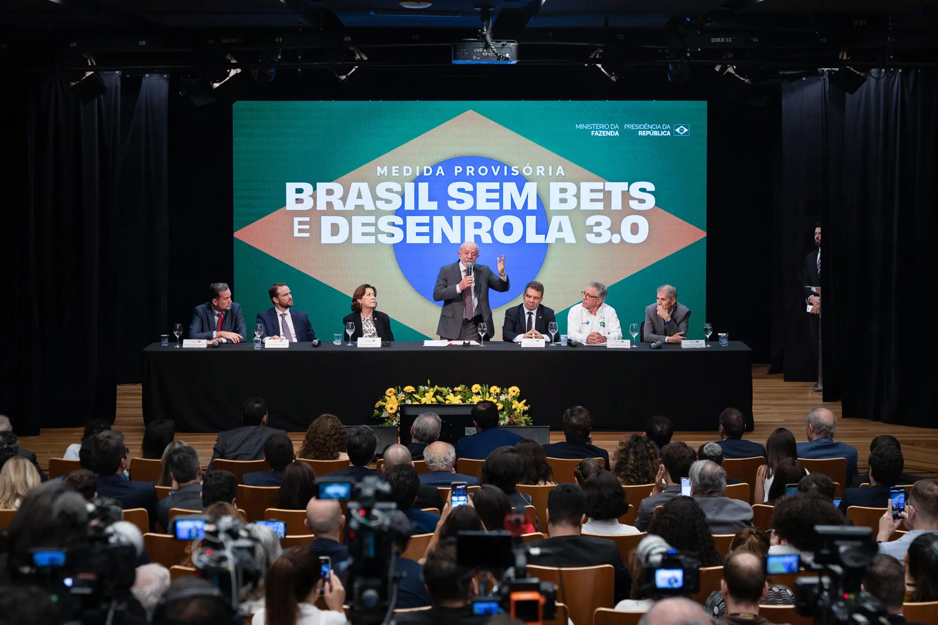 President Lula decided to move forward with the measure despite strong resistance from football clubs, sponsored mostly by betting sites. Photo: EFE.