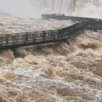 Iguazu Falls walkway closure as Iguazu River flow exceeds 8.4 million liters per second