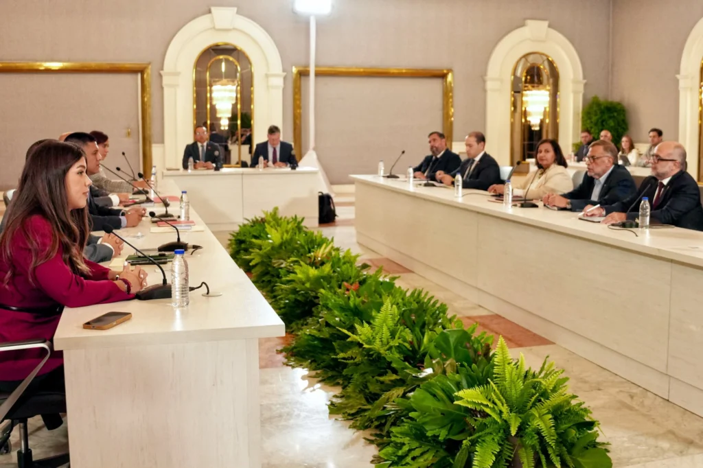 Venezuelan Government and 2015 Ex-Deputies Resume Dialogue Sessions