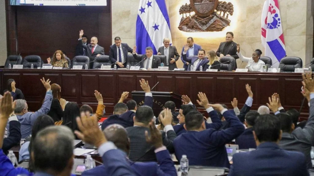 The reform aims to restructure the National Electric Power Company of Honduras, which loses $1.9 million a day. Photo: El Heraldo.
