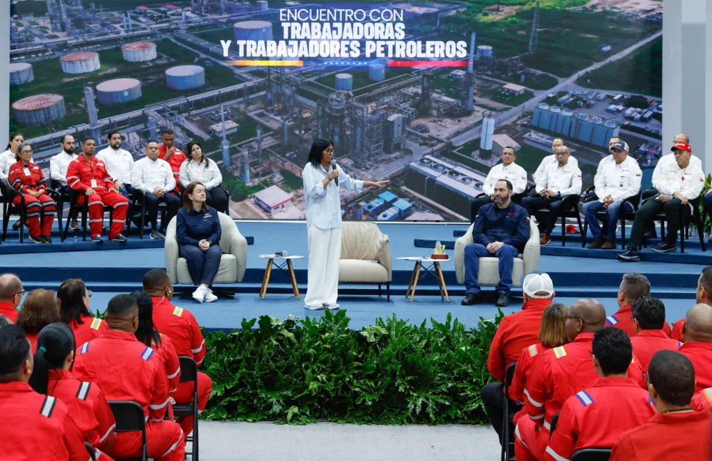 Acting President Delcy Rodriguez highlighted the fundamental weight of workers in the industry’s operation despite more than a decade of sanctions. Photo: Venezuelan Presidential Press.