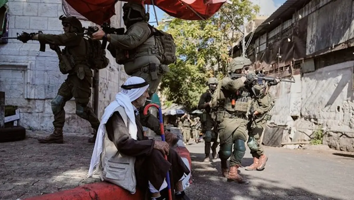 Israelis Storm the Al-Aqsa Mosque in Jerusalem