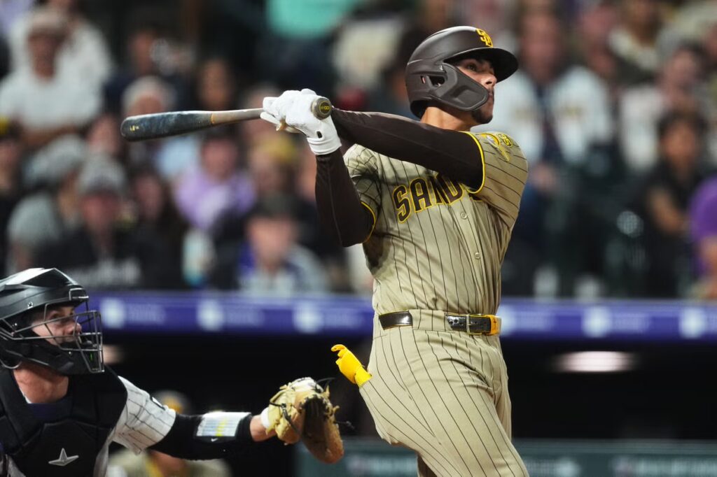 Ethan Salas broke a historical record valid since 1976 in the victory over Rockies de Colorado. Photo: AFP.