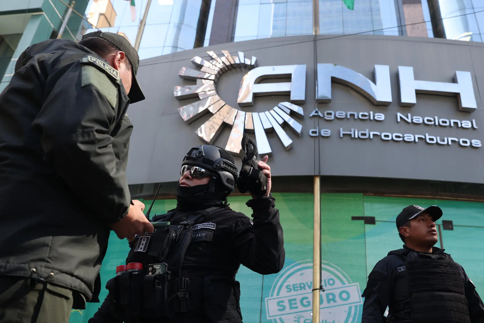 Bolivia Intervenes Fuel Regulator Amid Diesel Shortages