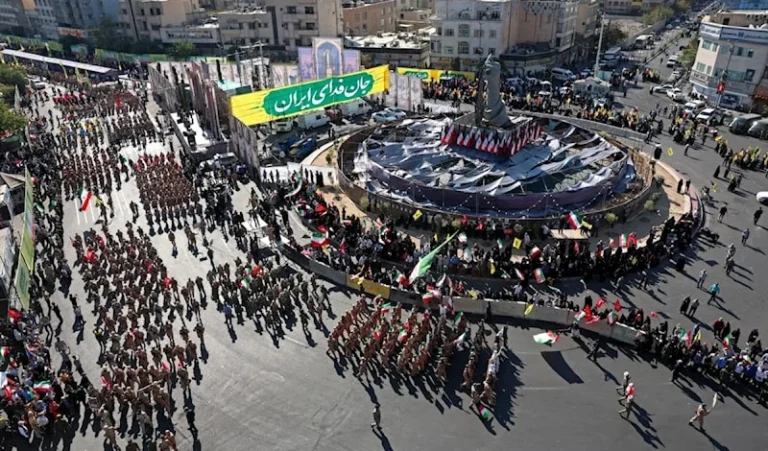 Participants march in Tehran during the Fedayeen for Iran military and popular maneuver