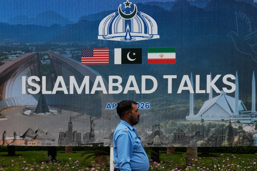 (FILE) During a press conference, Pakistani Foreign Ministry Spokesman Tahir Hussain Andrabi expressed his country’s optimism that the two nations could return to dialogue. Photo: AP.