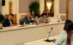 Venezuela government opposition dialogue: Jorge Rodríguez and Dinorah Figuera lead talks on freedom of expression, political guarantees, and earthquake recovery.