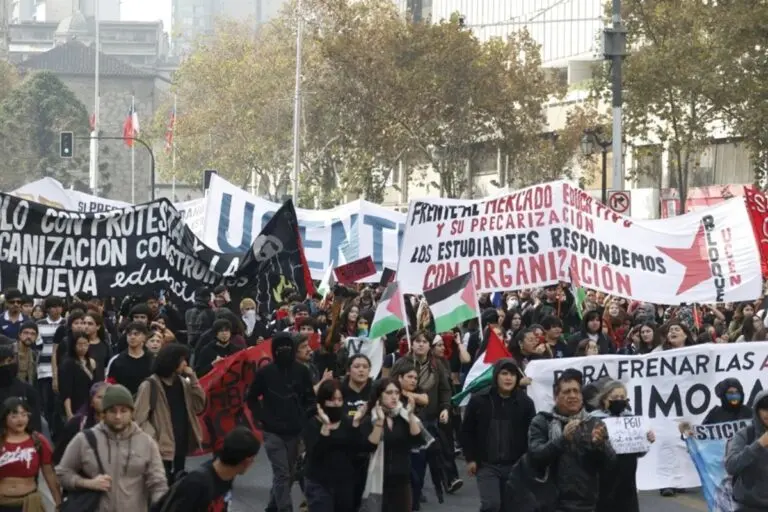 Chilean Students Call Protest Against Kast Government