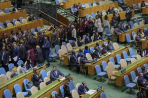 The Israeli prime minister spoke to numerous empty seats, a further sign of growing international rejection of the war in Gaza. Photo: EFE.