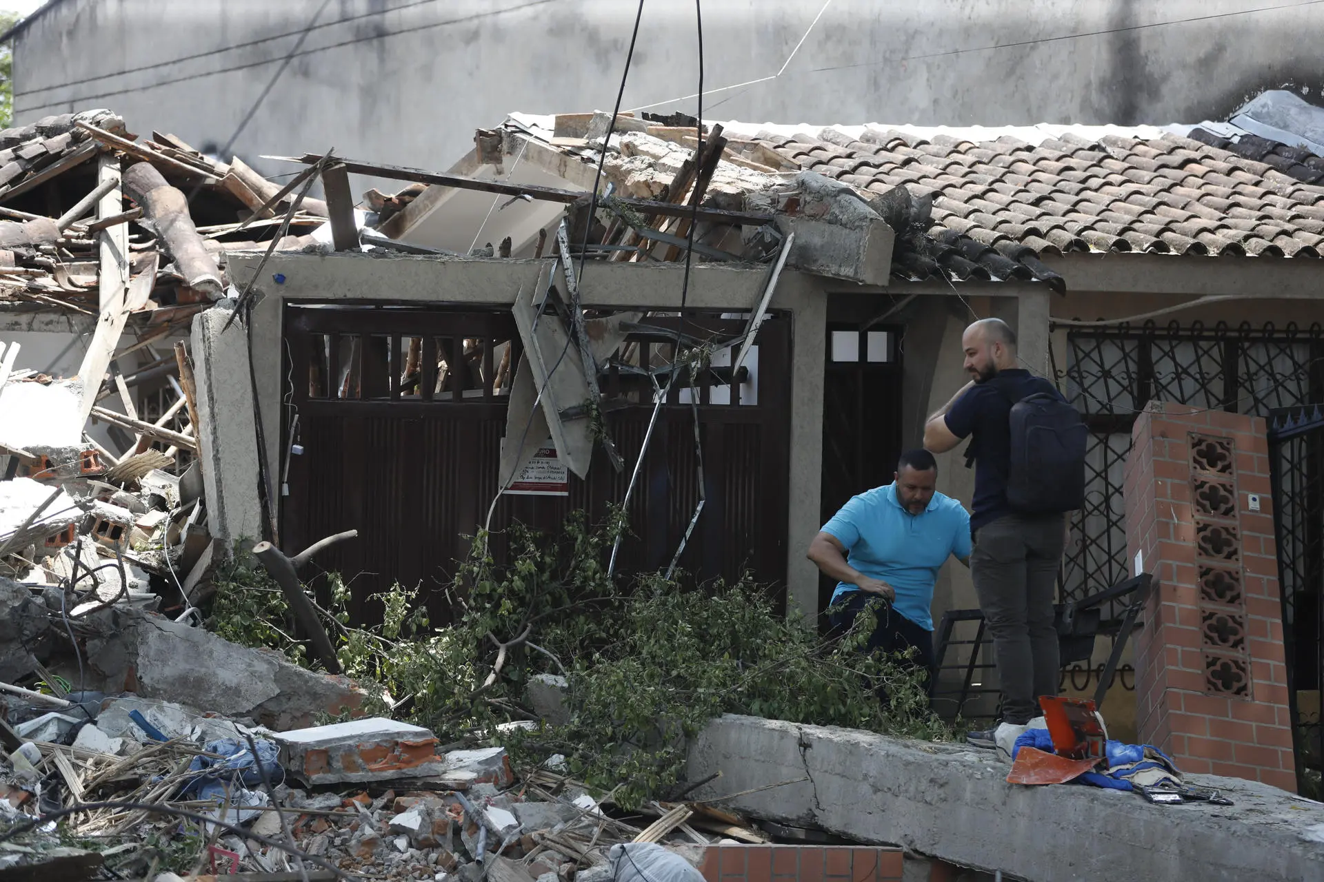 Colombian Senator Denounces Insufficient Budget for Post-quake Reconstruction