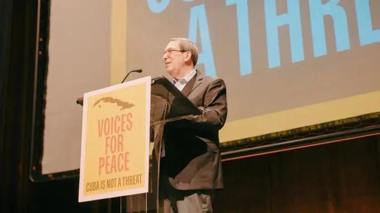 Harlem Cuba solidarity event: Bruno Rodríguez and U.S. activists gather at the Schomburg Center to oppose the blockade and threats of war against Cuba.