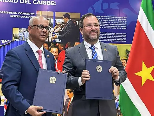 Venezuela Suriname cooperation agreements: Delcy Rodríguez and Jennifer Geerlings-Simons sign energy, agriculture, fisheries, transport, tourism, and education accords in Paramaribo.