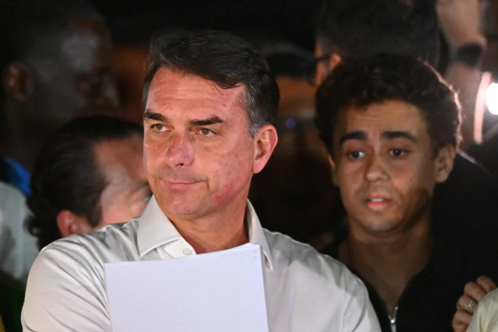 Flávio Bolsonaro is investigated by the Brazilian justice for alleged money laundering through betting companies and for irregularities in the fundraising for a film production. Photo: EFE.