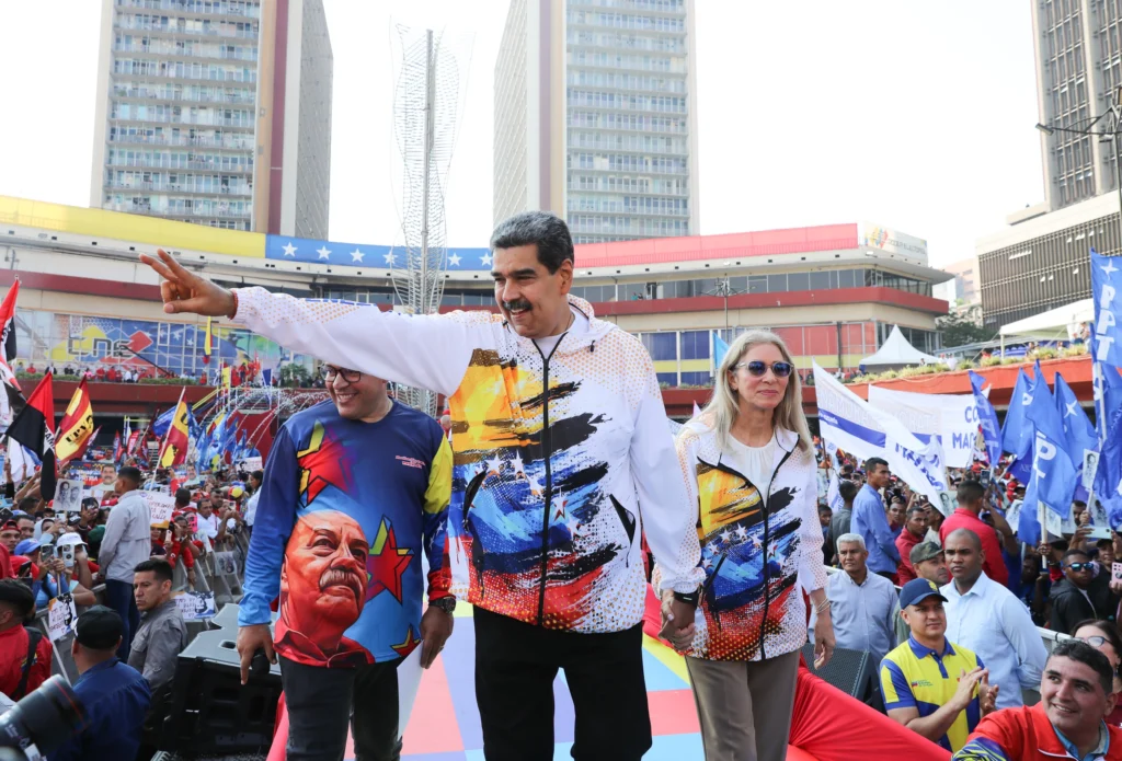 (FILE) "It is not Maduro and Flores who must prove their innocence: it is Washington that must prove their guilt, and to date has not done so, nor will be able to do so without resorting to fabricating false evidence lacking any truth," reads the manifesto. Photo: Venezuelan Presidential Press.