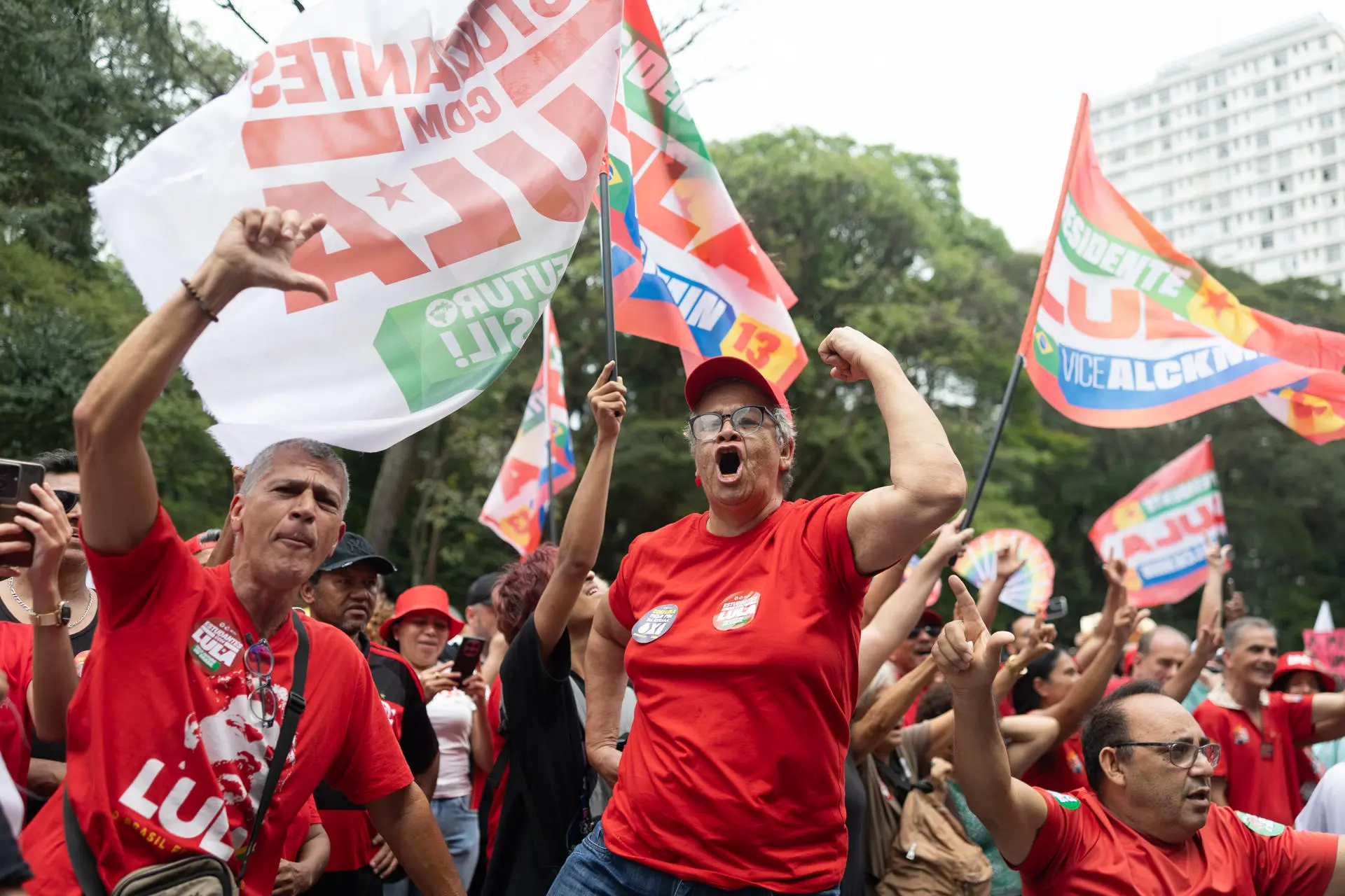 Supporters of the president and re-election candidate, Luiz Inácio Lula da Silva, demonstrated across the country this Sunday. Photo: EFE.