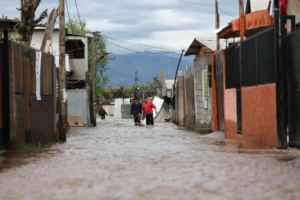 The meteorological authorities keep warnings for rain, wind and possible thunderstorms. Photo: EFE.