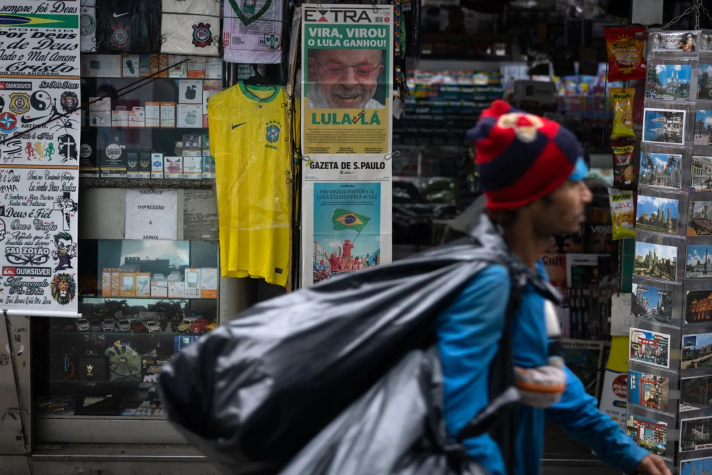 "The employer owns the company, not its employee’s vote. Firing or intimidating workers because of their political convictions is completely illegal and will lead to criminal and civil actions before the Labor Justice", remarked the Labor Attorney General, Gláucio Araújo de Oliveira. Photo: EFE.