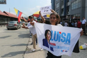 Luisa González, Ecuadorian opposition leader and former presidential candidate, faces legal proceedings following her arrest.