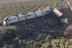 The accident occurred after the LZB safety system of the high-speed line Madrid-Seville recorded a crash on Wednesday at 8:30 A.M. local time. Photo: EFE.