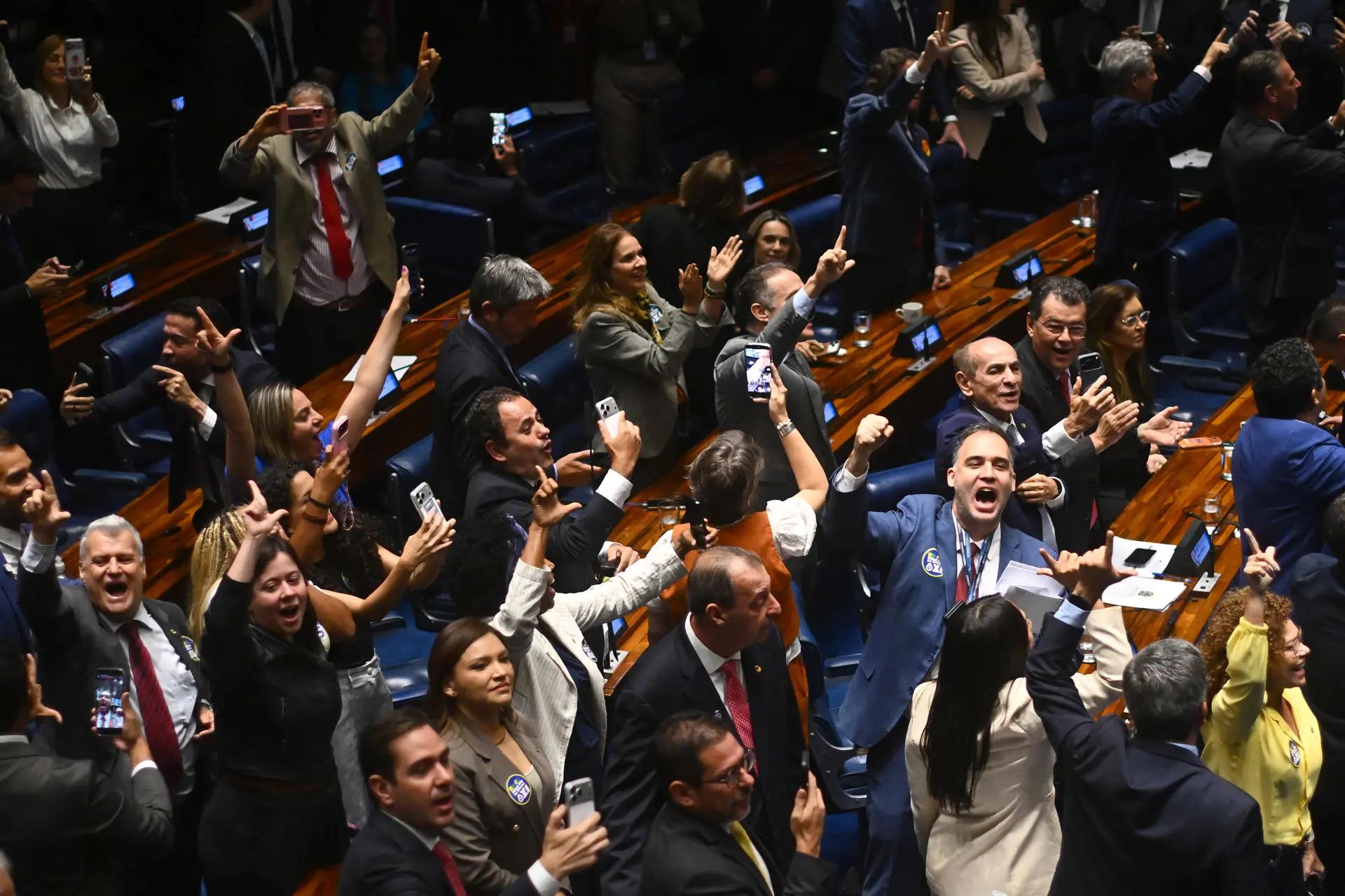 Progressive senators from Brazil declared that, in the context of the next ballots, approval of the end of 6 1 means a victory for President Lula, but also for mobilization on the streets. Photo: EFE.