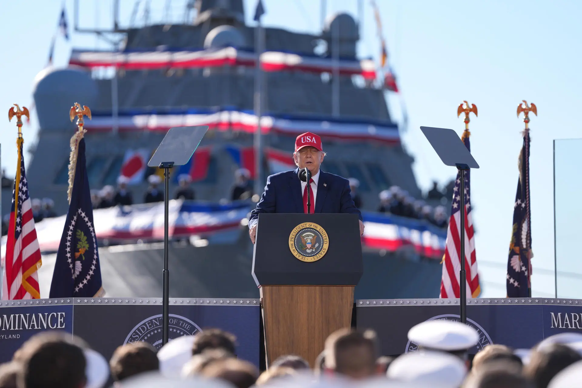 A few days before the midterm elections, the rising economic cost of the war and the Trump administration’s threat of further attacks on Iran threaten to do serious harm to Republicans at the polls. Photo: EFE.